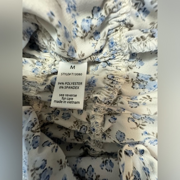 - Floral Bubble Sleeve
Top - for women - Picture 8 of 8